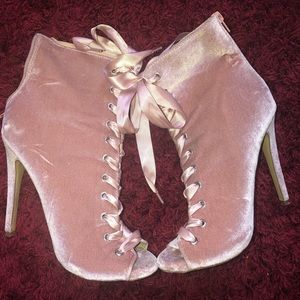 Size 8 women’s shoe